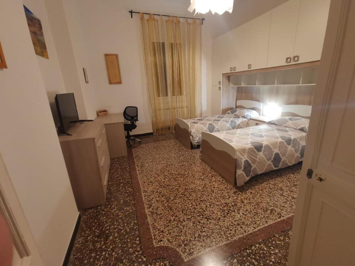 Wow Home - 175 Mq - Posteggio Privato - Davanti Porto Traghetti - Fino A 10 Posti Letto Genua Exterior foto
