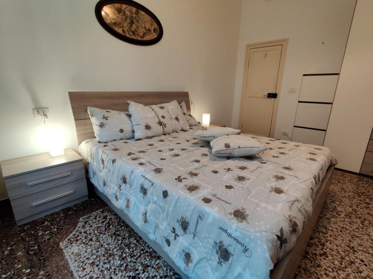 Wow Home - 175 Mq - Posteggio Privato - Davanti Porto Traghetti - Fino A 10 Posti Letto Genua Exterior foto