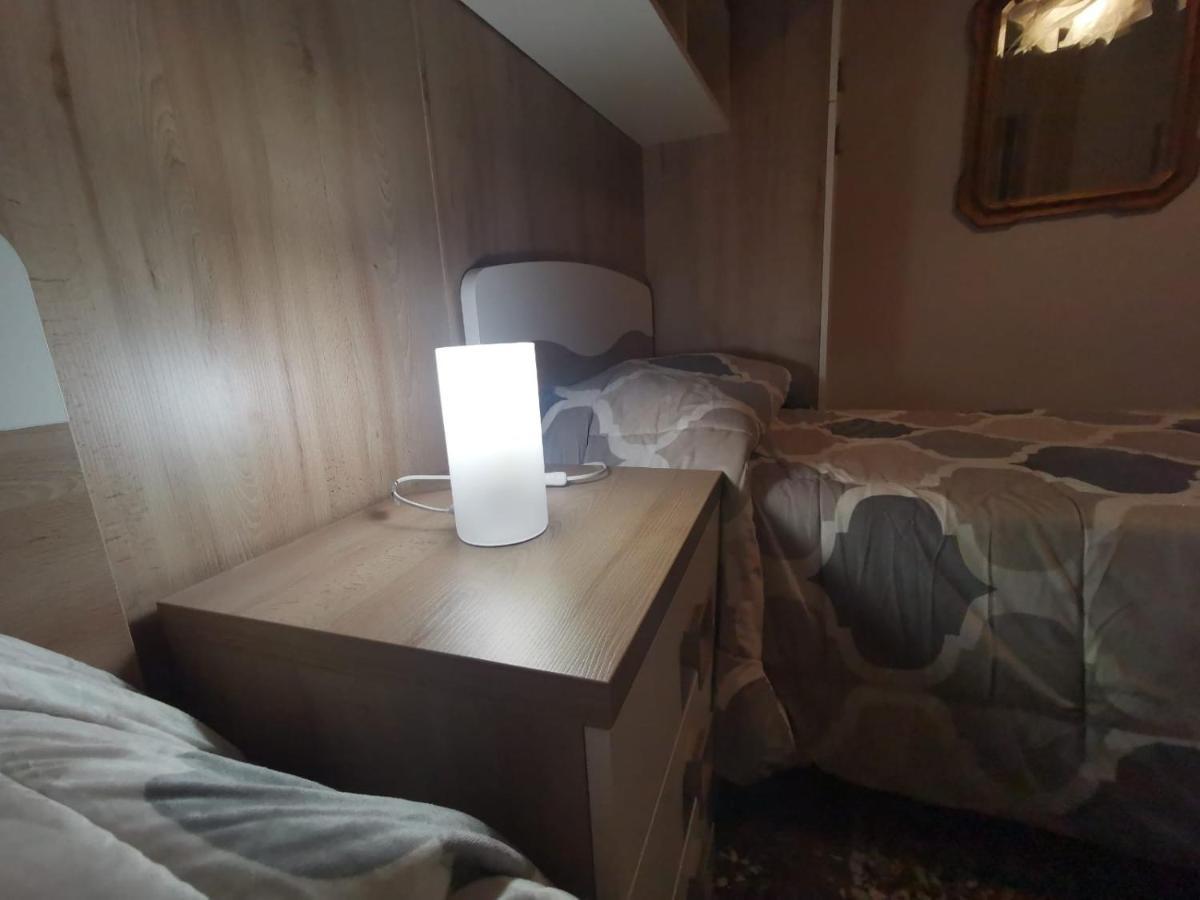 Wow Home - 175 Mq - Posteggio Privato - Davanti Porto Traghetti - Fino A 10 Posti Letto Genua Exterior foto