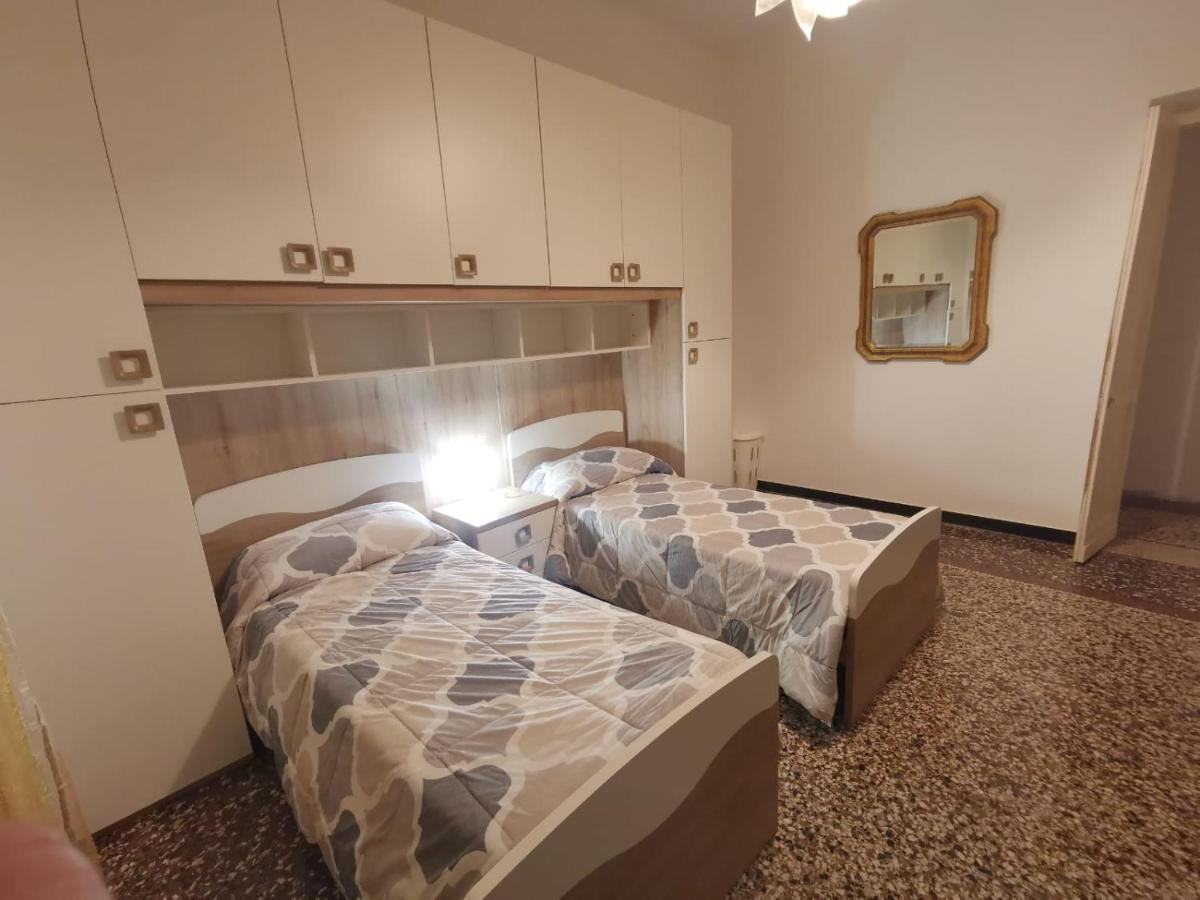 Wow Home - 175 Mq - Posteggio Privato - Davanti Porto Traghetti - Fino A 10 Posti Letto Genua Exterior foto