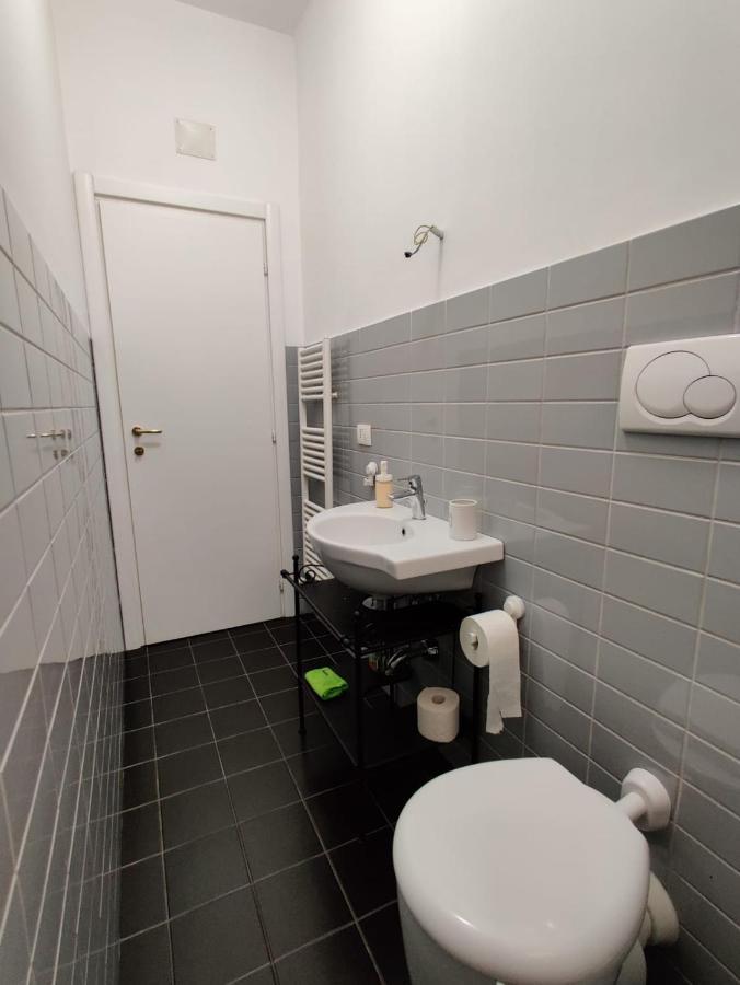 Wow Home - 175 Mq - Posteggio Privato - Davanti Porto Traghetti - Fino A 10 Posti Letto Genua Exterior foto